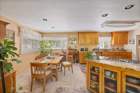 Dining - 45871 Sutton Dr, Oakhurst, CA 93644 photo 1 of 2