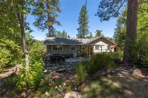 Exterior - 45871 Sutton Dr, Oakhurst, CA 93644 photo 4 of 38