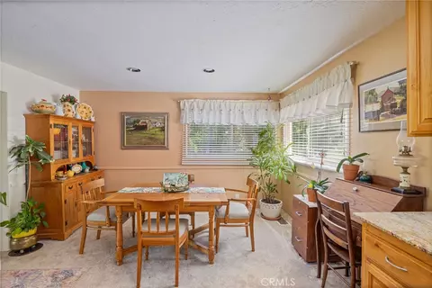 Dining - 45871 Sutton Dr, Oakhurst, CA 93644 photo 2 of 2