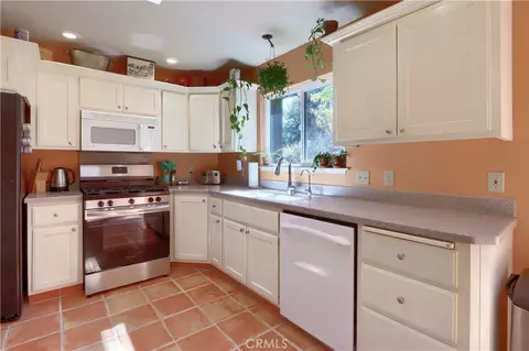 Kitchen - 5547 Sherlock, Midpines, CA 95345 photo 2 of 5