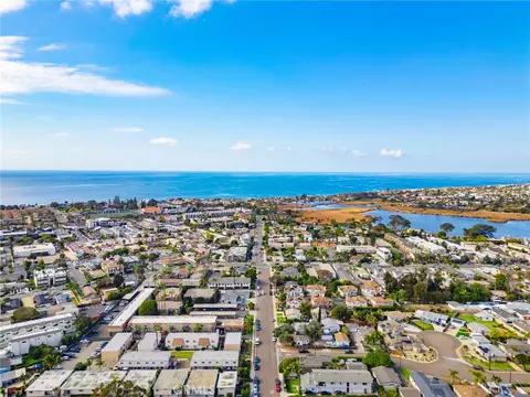 1024 Laguna Dr #11, Carlsbad, CA 92008