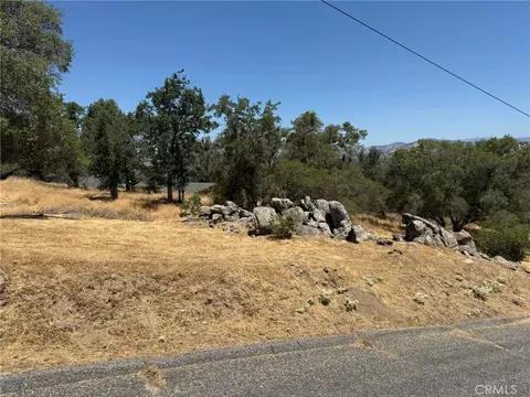 1 Wild Horse Way, Coarsegold, CA 93614