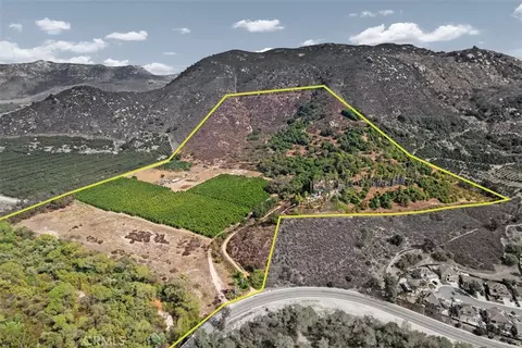 3264 Shearer Xing, Fallbrook, CA 92028 photo 2