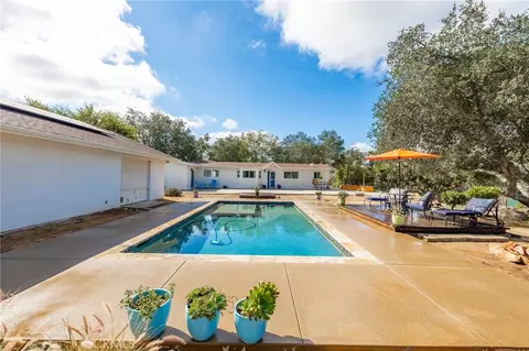6472 Rainbow Hts, Rainbow, CA 92028