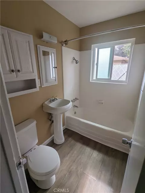 Bath - 9330 Saffron Ct, Riverside, CA 92503 photo 2 of 2