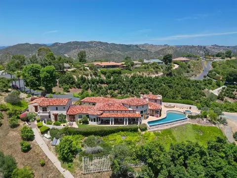 View/Area - 1917 Santa Margarita Dr, Fallbrook, CA 92028 photo 6 of 7