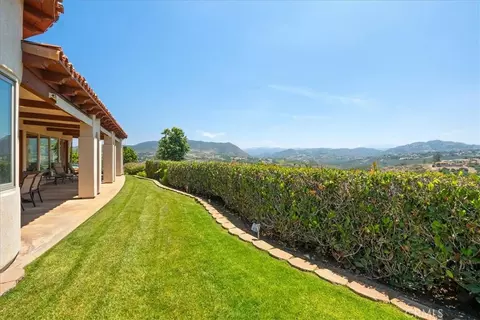 Exterior - 1917 Santa Margarita Dr, Fallbrook, CA 92028 photo 11 of 11