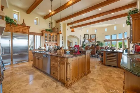 Kitchen - 1917 Santa Margarita Dr, Fallbrook, CA 92028 photo 3 of 4