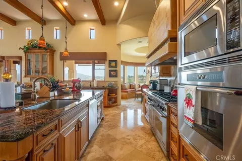 Kitchen - 1917 Santa Margarita Dr, Fallbrook, CA 92028 photo 2 of 4