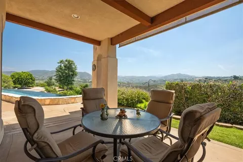 Exterior - 1917 Santa Margarita Dr, Fallbrook, CA 92028 photo 3 of 11