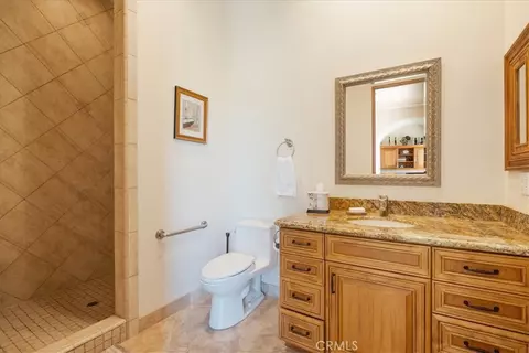 Bath - 1917 Santa Margarita Dr, Fallbrook, CA 92028 photo 1 of 8