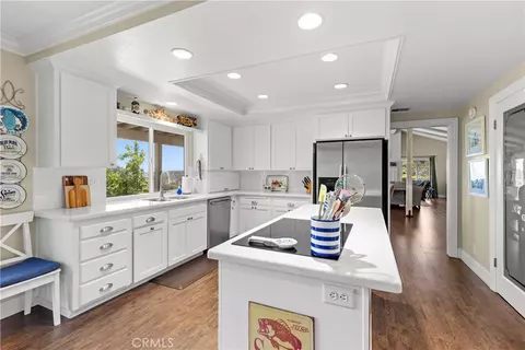 Kitchen - 3237 Canonita Dr, Fallbrook, CA 92028 photo 2 of 4