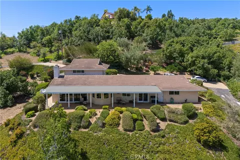Exterior - 3237 Canonita Dr, Fallbrook, CA 92028 photo 1 of 13