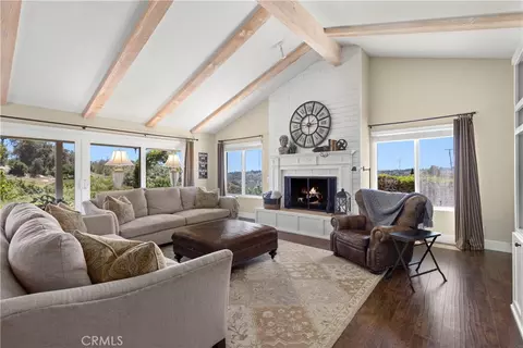 3237 Canonita Dr, Fallbrook, CA 92028
