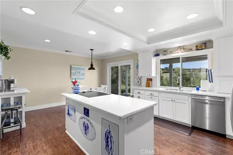 Kitchen - 3237 Canonita Dr, Fallbrook, CA 92028 photo 4 of 4
