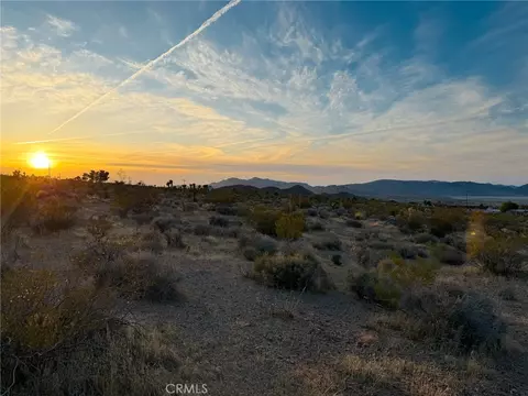 7980 Crystal Crk, Lucerne Valley, CA 92356
