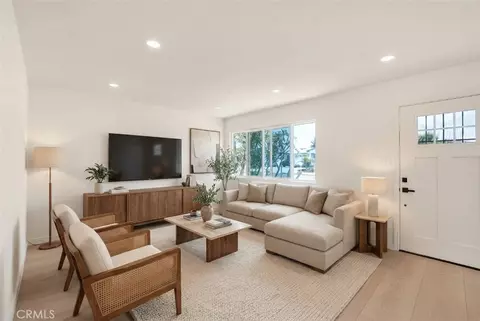 Living - 3648 Seaflower Ln, Oceanside, CA 92056 photo 1 of 5