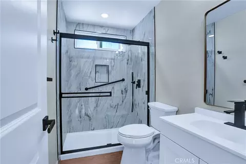 Bath - 3648 Seaflower Ln, Oceanside, CA 92056 photo 2 of 3