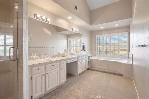 Bath - 81 Via Larga, Bonsall, CA 92003 photo 3 of 6