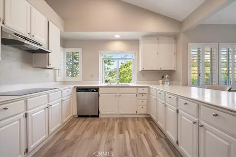 Kitchen - 81 Via Larga, Bonsall, CA 92003 photo 2 of 6