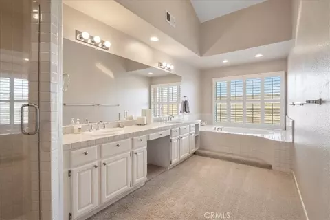 Bath - 81 Via Larga, Bonsall, CA 92003 photo 3 of 6