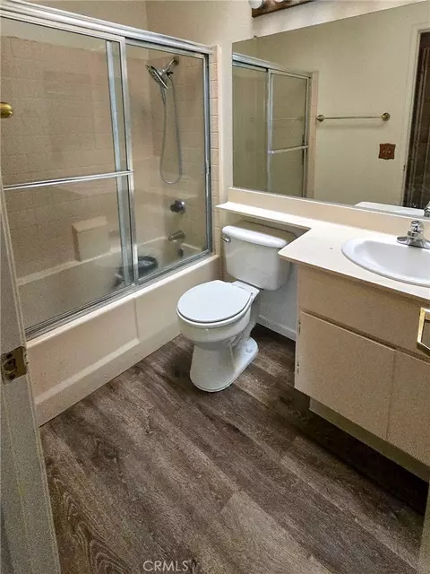 Bath - 30493 Danube Ct, Temecula, CA 92591 photo 5 of 5