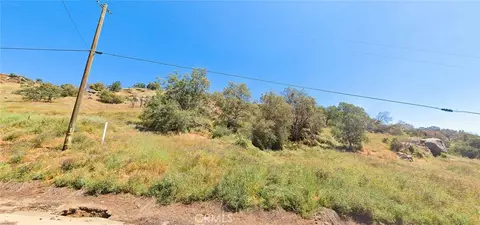 4949 Holt Ave N, Squaw Valley, CA 93705