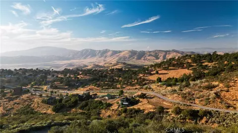18000 Matterhorn Ct, Tehachapi, CA 93561 photo 5