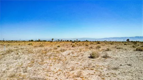 2711 Twin Lakes Ave, Thermal, CA 92274 photo 4