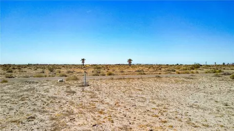 2711 Twin Lakes Ave, Thermal, CA 92274 photo 6