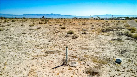 2711 Twin Lakes Ave, Thermal, CA 92274 photo 2