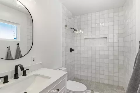 Bath - 1438 Kurtz, Oceanside, CA 92054 photo 1 of 3