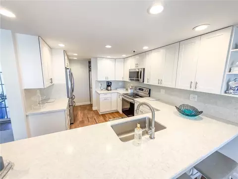 Kitchen - 910 N Pacific #40, Oceanside, CA 92054 photo 1 of 8