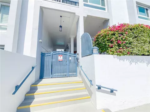 Exterior - 910 N Pacific #40, Oceanside, CA 92054 photo 7 of 13