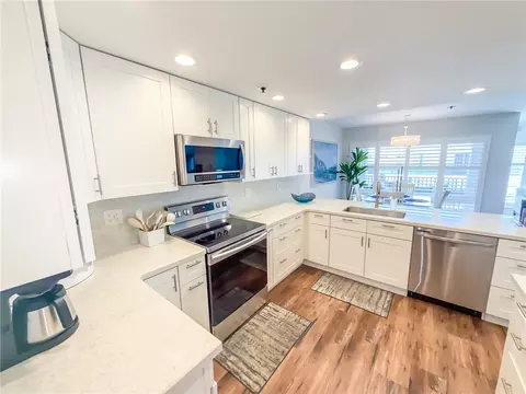 Kitchen - 910 N Pacific #40, Oceanside, CA 92054 photo 3 of 8