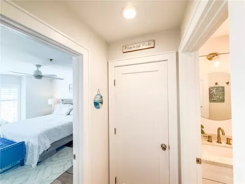 Entry Way - 910 N Pacific #40, Oceanside, CA 92054 photo 4 of 4