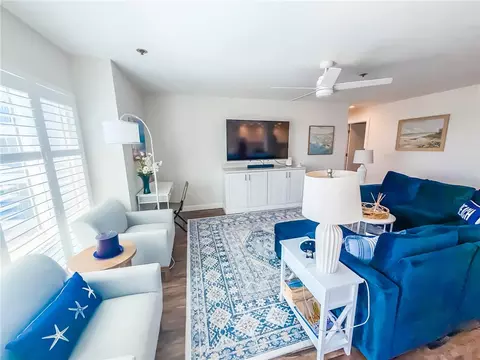 Living - 910 N Pacific #40, Oceanside, CA 92054 photo 2 of 8