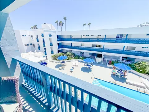 Exterior - 910 N Pacific #40, Oceanside, CA 92054 photo 2 of 13