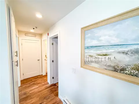 Entry Way - 910 N Pacific #40, Oceanside, CA 92054 photo 3 of 4