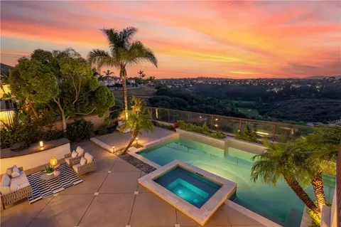 5464 Shannon Rdg, San Diego, CA 92130