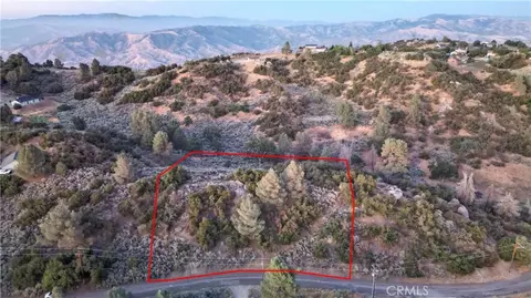 26500 Winchester Ct, Tehachapi, CA 93561 photo 3