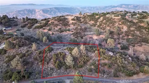 26500 Winchester Ct, Tehachapi, CA 93561 photo 3