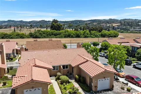 View/Area - 31909 Del Cielo Este #13, Bonsall, CA 92003 photo 1 of 5