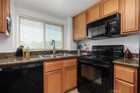 Kitchen - 31909 Del Cielo Este #13, Bonsall, CA 92003 photo 3 of 3