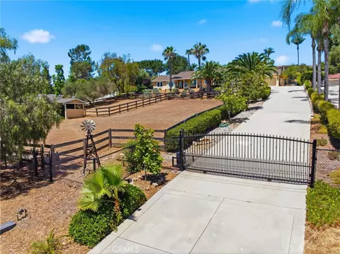 Exterior - 3839 Forbell, Fallbrook, CA 92028 photo 4 of 30