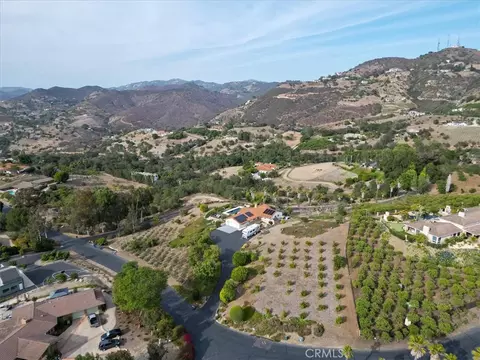 View/Area - 1509 Macadamia Dr, Fallbrook, CA 92028 photo 5 of 14