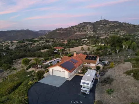 View/Area - 1509 Macadamia Dr, Fallbrook, CA 92028 photo 3 of 15