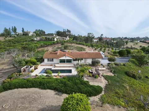 View/Area - 1509 Macadamia Dr, Fallbrook, CA 92028 photo 9 of 15