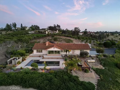 View/Area - 1509 Macadamia Dr, Fallbrook, CA 92028 photo 2 of 14