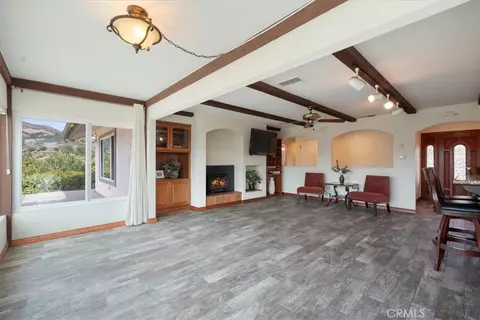 Living - 1509 Macadamia Dr, Fallbrook, CA 92028 photo 3 of 5